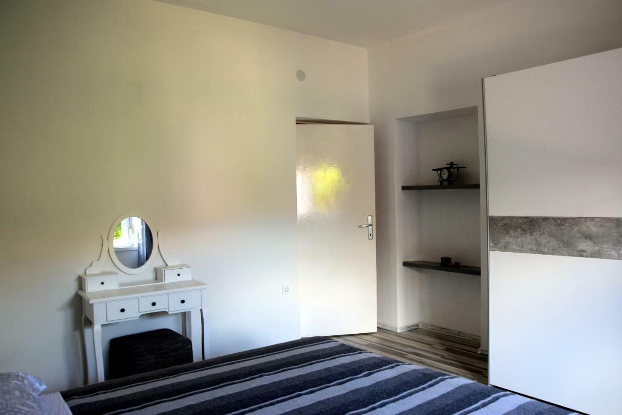 Апартаменты Apartman Ana Сали Экстерьер фото